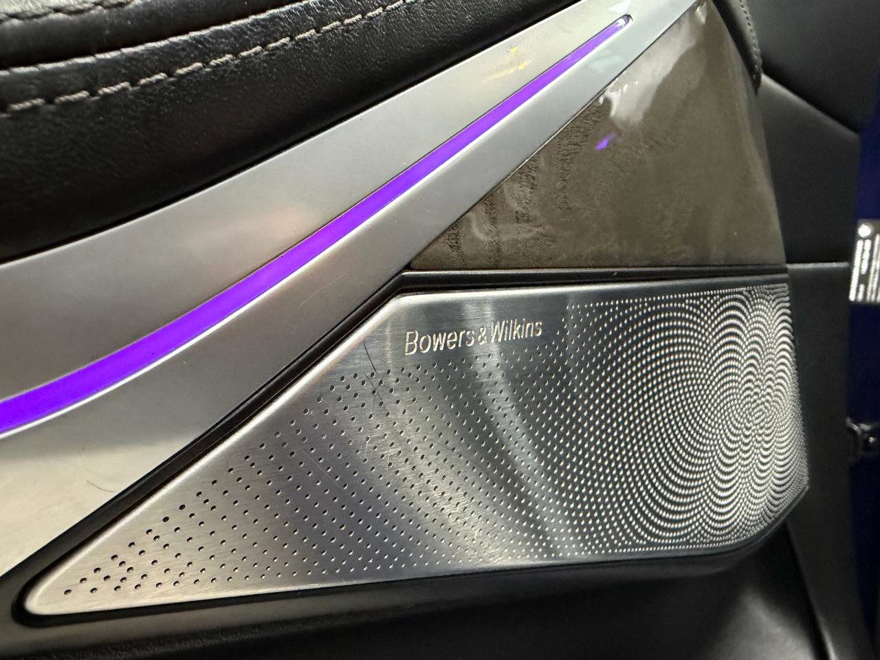 Used 2020 BMW X5 M50i w/ Executive Package image 17