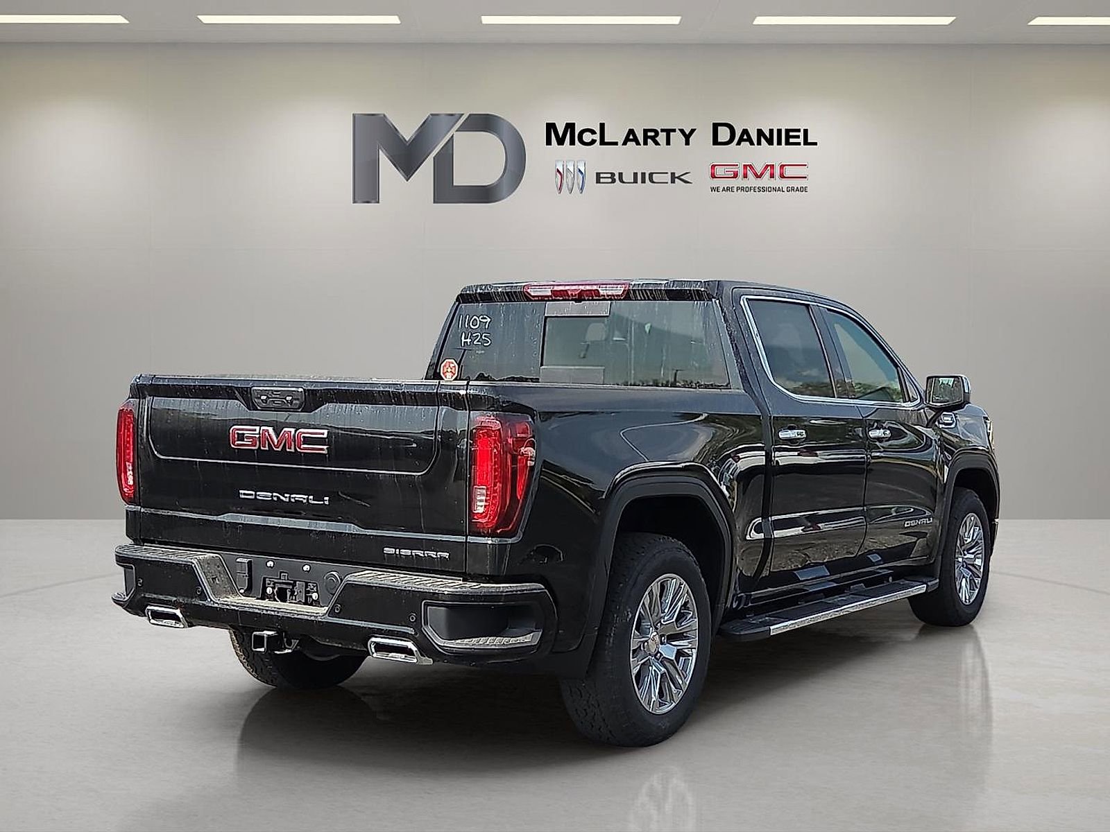 Certified 2026 GMC Sierra 1500 Denali AWD/4WD image 5