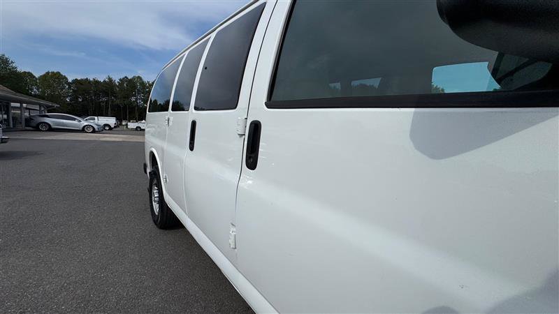 Used 2017 Chevrolet Express 2500 LS RWD image 24