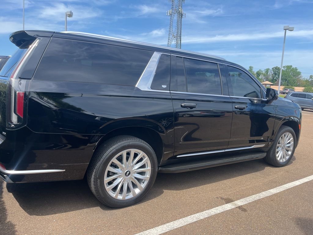 Certified 2024 Cadillac Escalade ESV Luxury image 4