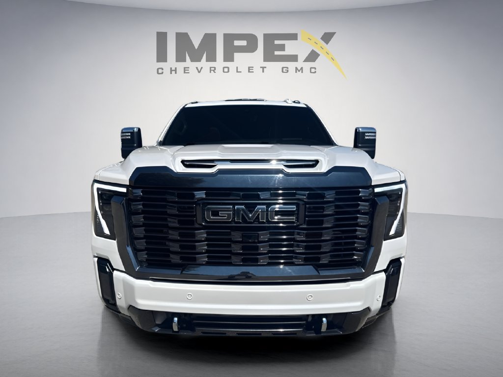Used 2024 GMC Sierra 3500 Denali Ultimate AWD/4WD image 8