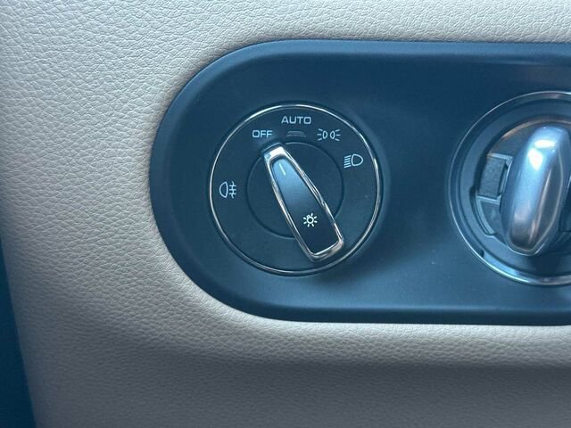 Used 2024 Porsche Macan image 33