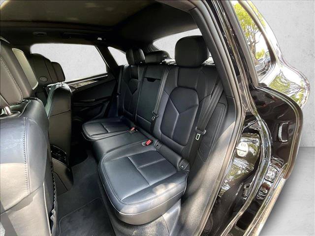Used 2024 Porsche Macan AWD/4WD image 28