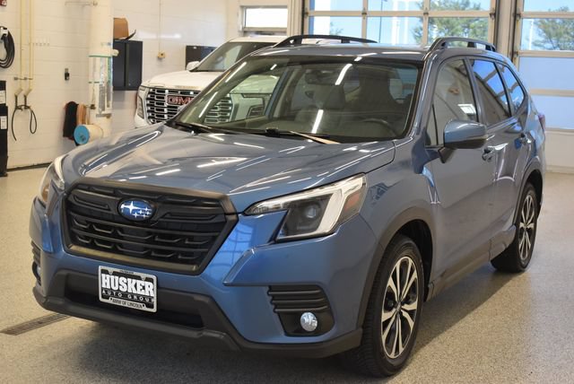 Used 2022 Subaru Forester Limited AWD/4WD image 9