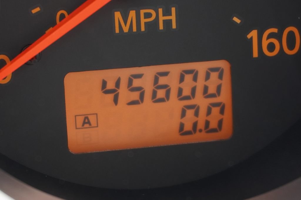 Used 2004 Nissan 350Z Enthusiast RWD image 14
