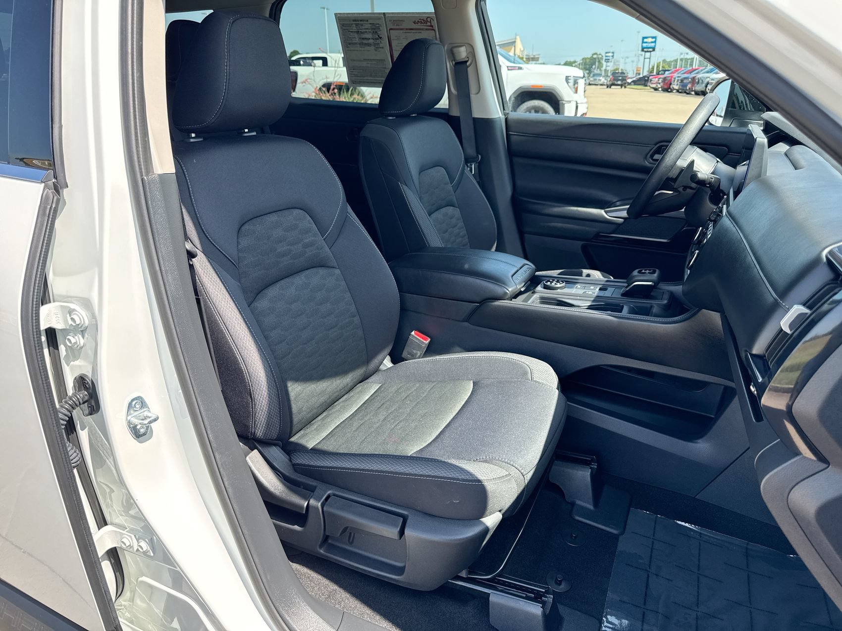 Used 2026 Nissan Pathfinder S AWD/4WD image 24