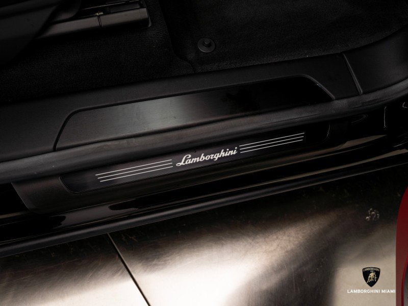 Used 2024 Lamborghini Urus S image 39