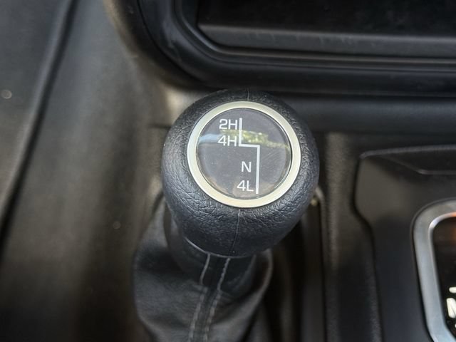 Used 2025 Jeep Gladiator Sport AWD/4WD image 20