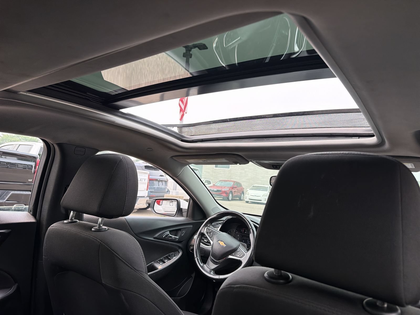 Used 2020 Chevrolet Malibu LT FWD image 24