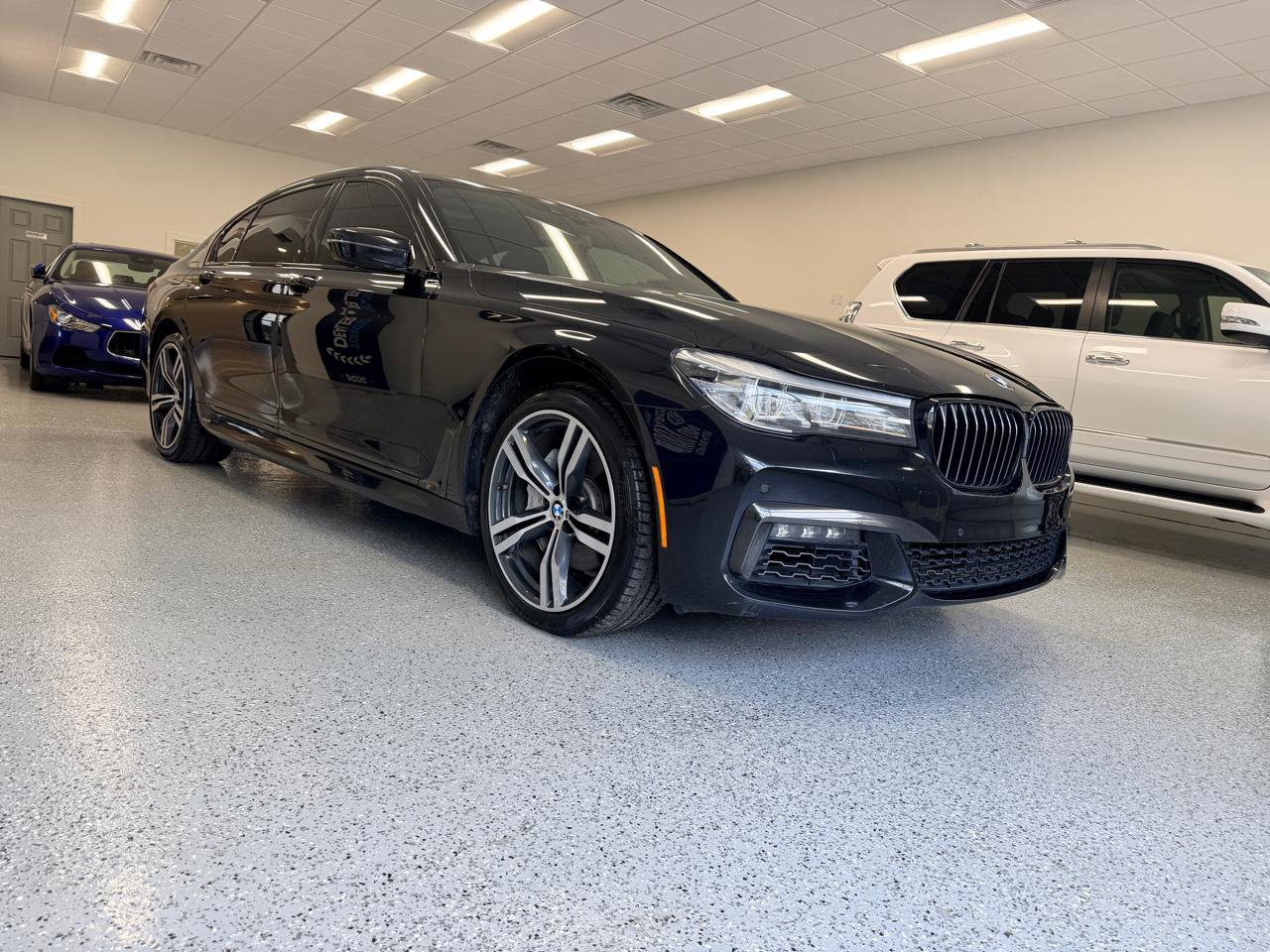 Used 2019 BMW 740i w/ M Sport Package RWD image 12