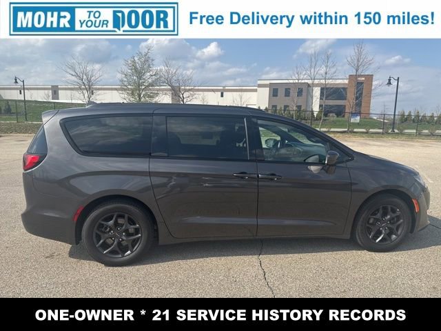 Used 2018 Chrysler Pacifica Touring-L w/ Premium Audio Group image 4