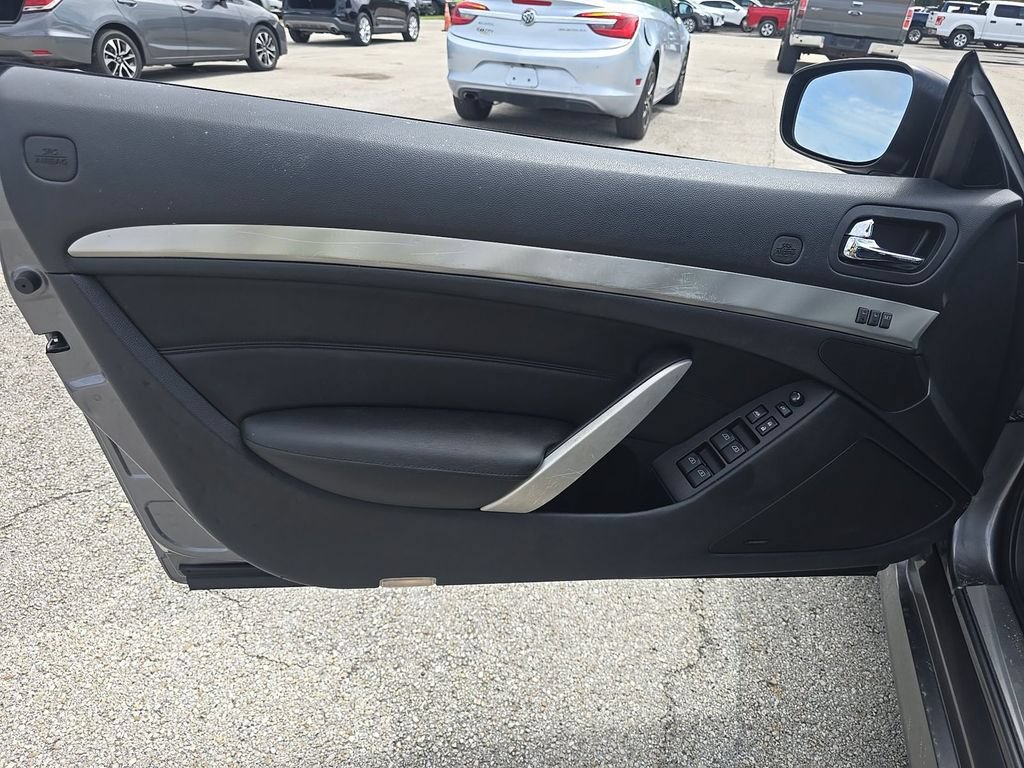 Used 2014 INFINITI Q60 Convertible w/ Premium Package RWD image 11