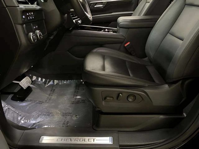 Used 2025 Chevrolet Suburban LT RWD image 64