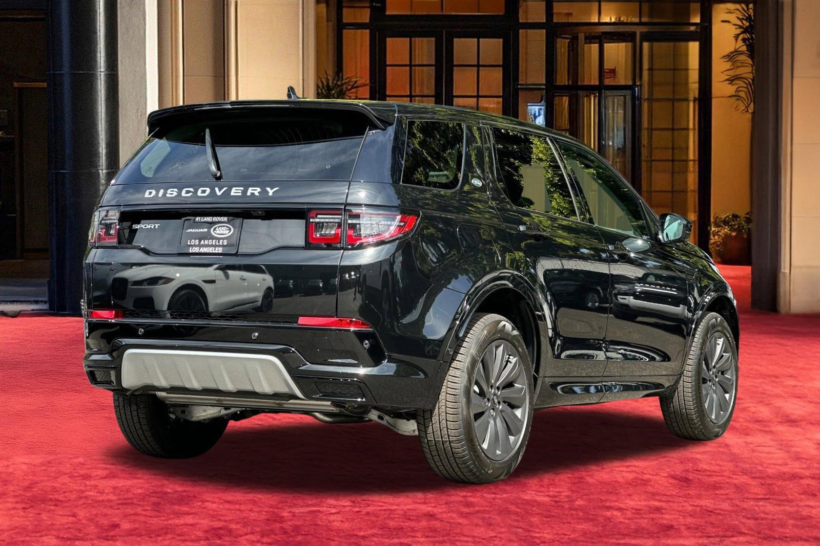 New 2025 Land Rover Discovery Sport S image 8