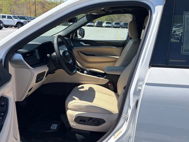 New 2026 Jeep Grand Cherokee Limited AWD/4WD image 16