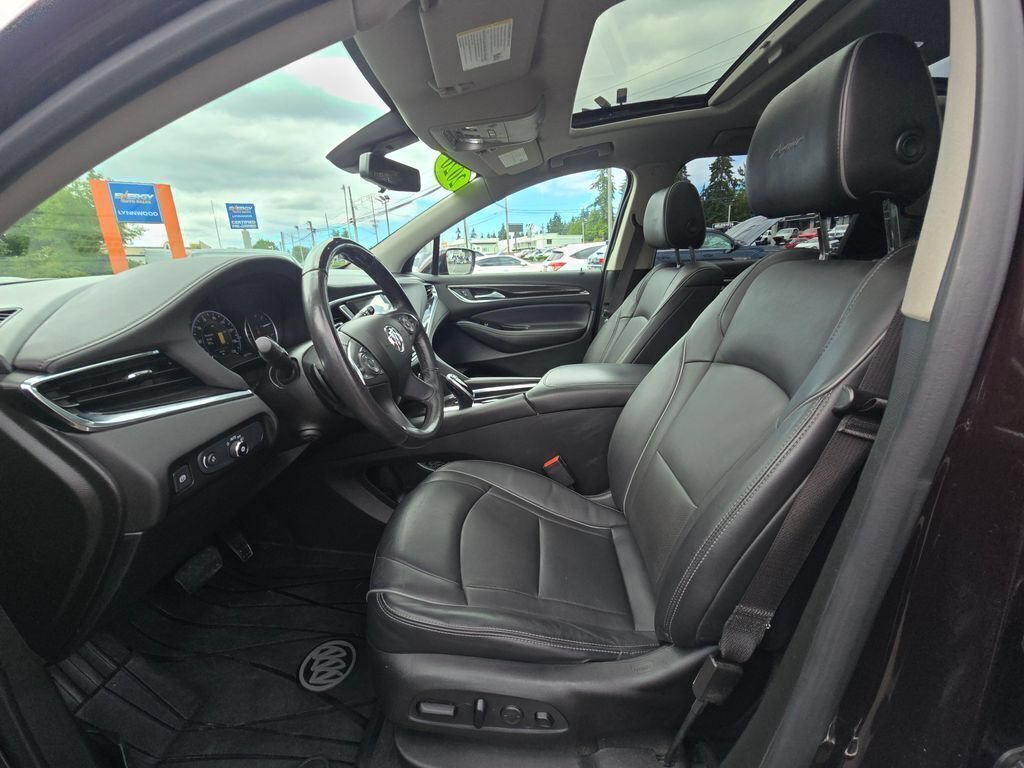 Used 2020 Buick Enclave Avenir w/ Avenir Technology Package AWD/4WD image 21