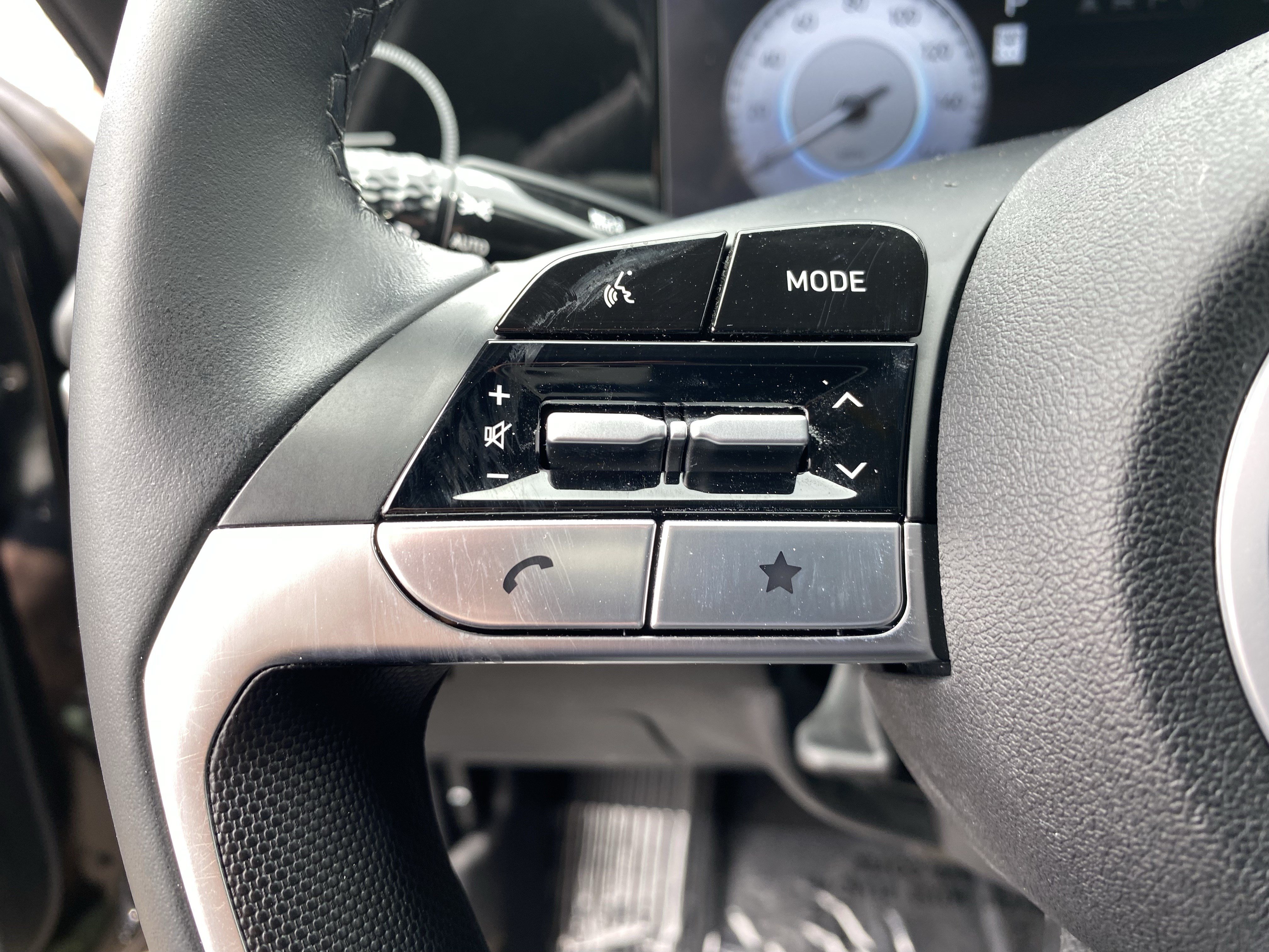 Certified 2024 Hyundai Elantra Limited FWD image 27