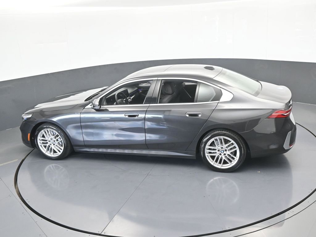 Used 2024 BMW 530i xDrive image 65