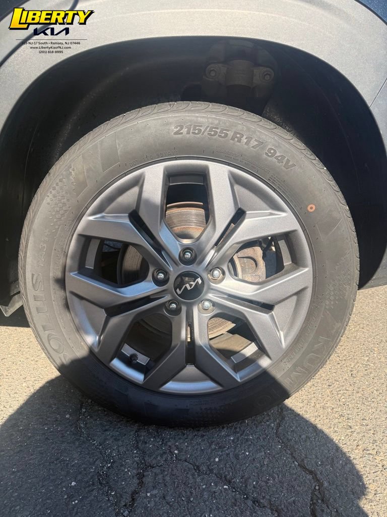 Used 2024 Kia Seltos LX AWD/4WD image 15