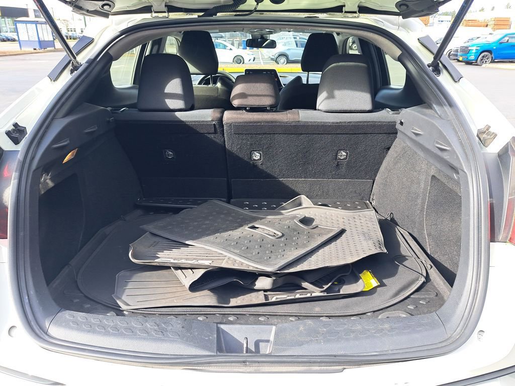 Used 2020 Toyota C-HR LE image 28