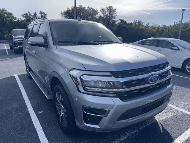 Used 2023 Ford Expedition Max Limited image 3