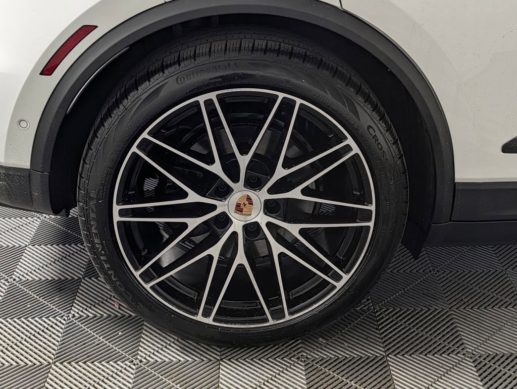 New 2026 Porsche Macan 4 Electric image 13