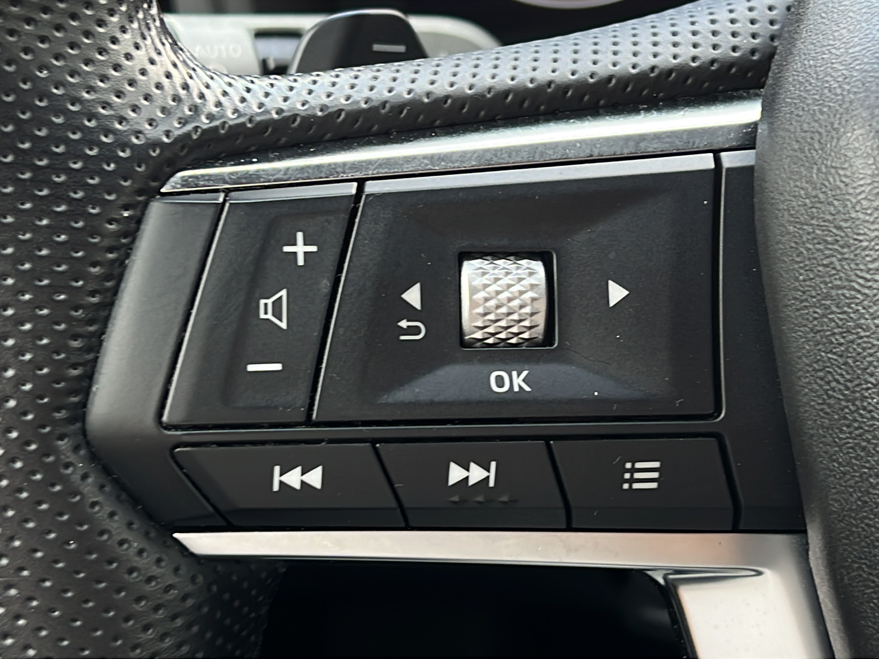 Used 2023 Mitsubishi Outlander SE FWD image 19