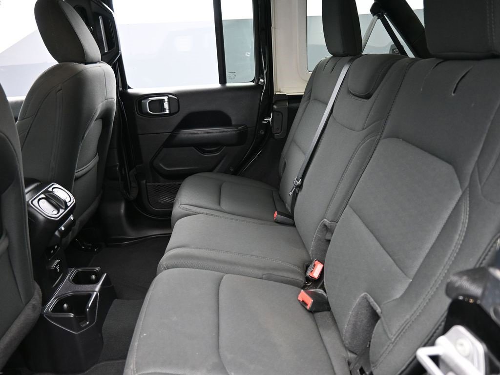 Certified 2022 Jeep Wrangler Unlimited Sahara image 13