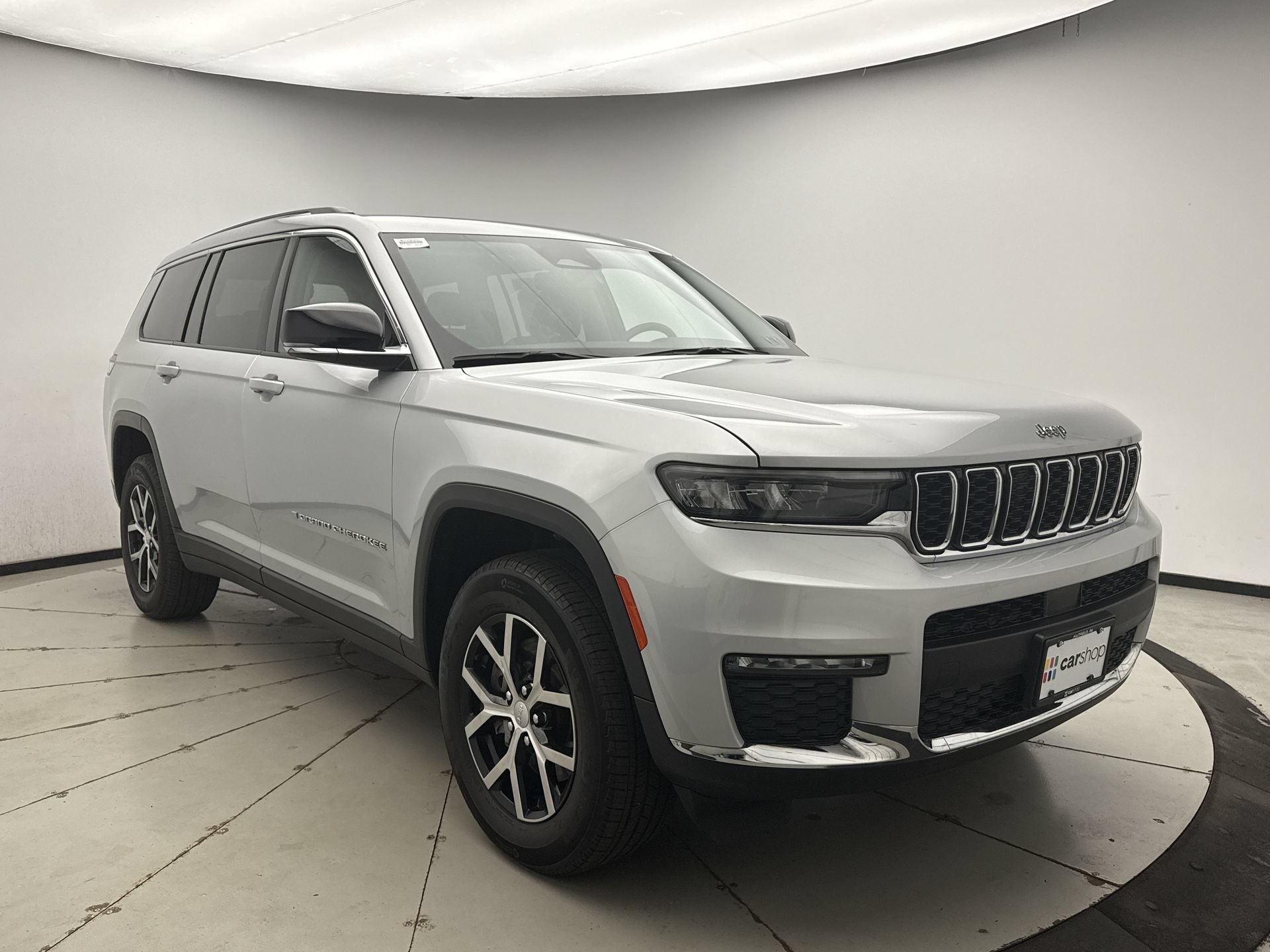 Used 2023 Jeep Grand Cherokee L Limited AWD/4WD image 7