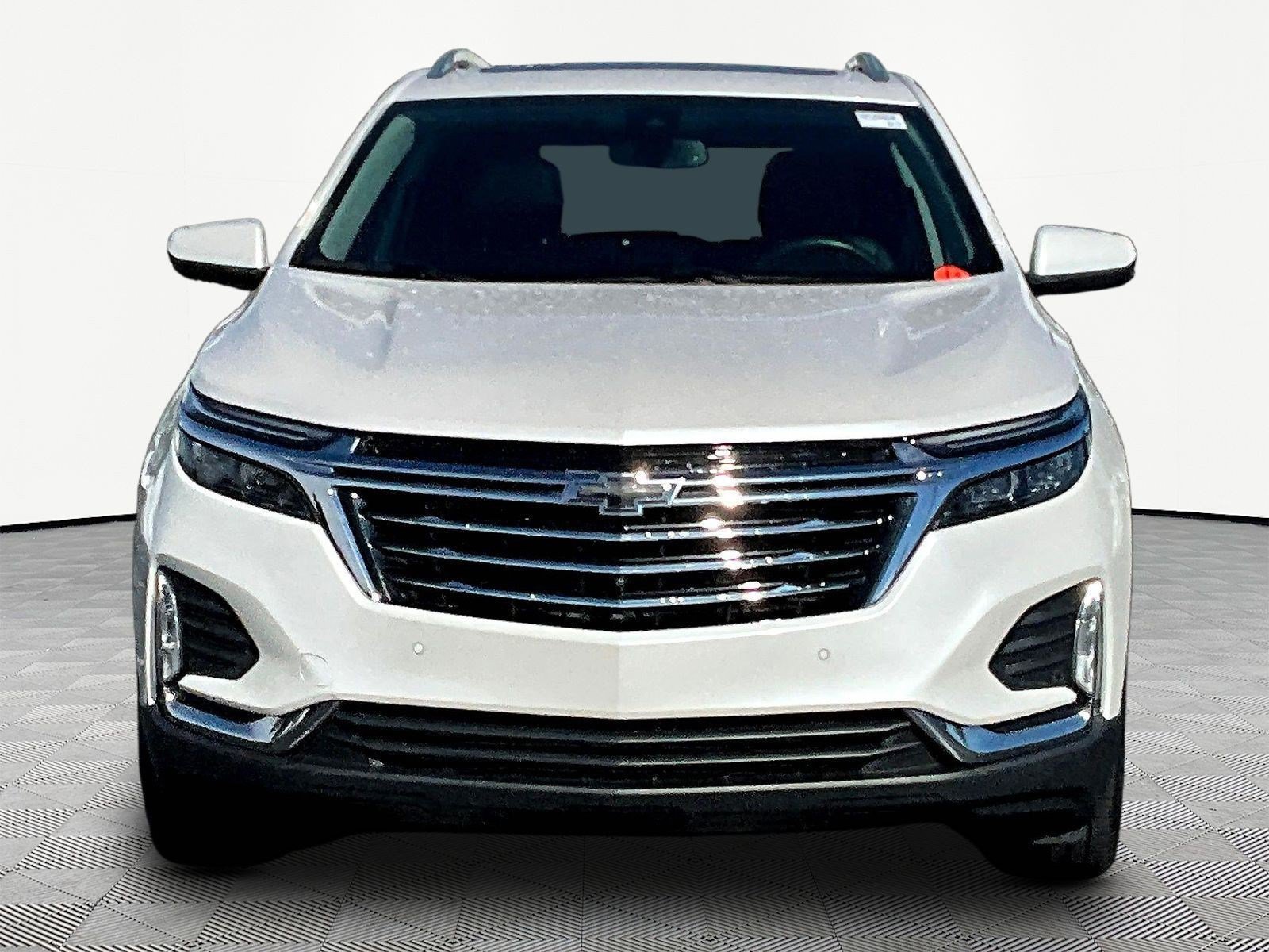 Used 2023 Chevrolet Equinox Premier FWD image 2