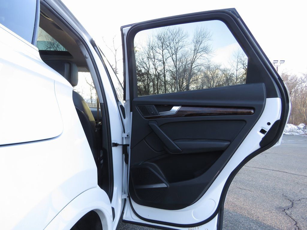 Used 2018 Audi Q5 2.0T Premium Plus w/ Premium Plus Package image 13