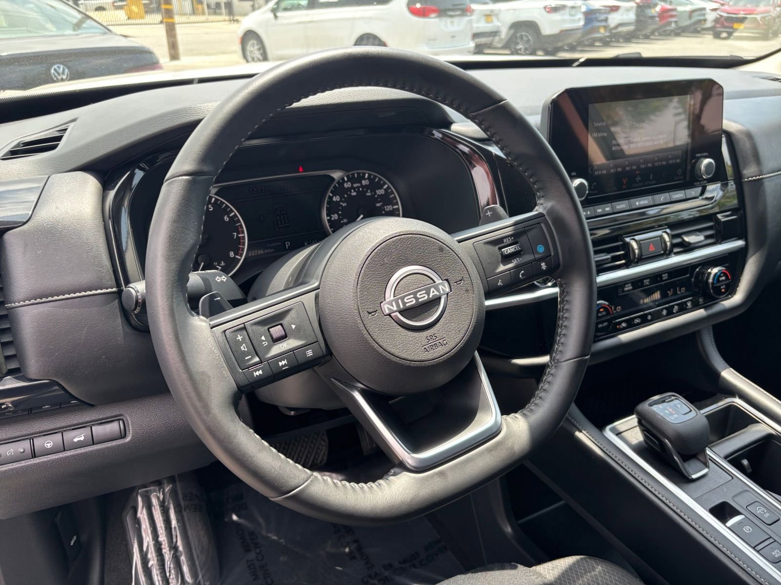 Used 2025 Nissan Pathfinder SV FWD image 31