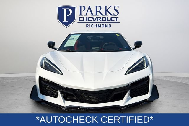 Used 2023 Chevrolet Corvette Z06 w/ Z07 Performance Package RWD image 2