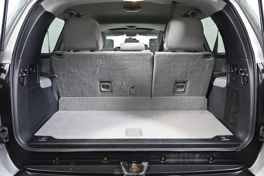 Used 2016 Toyota Sequoia SR5 AWD/4WD image 17
