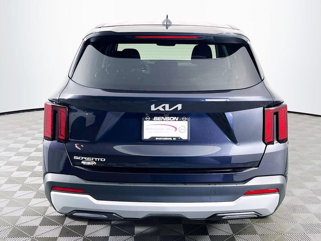 Used 2025 Kia Sorento LX image 7