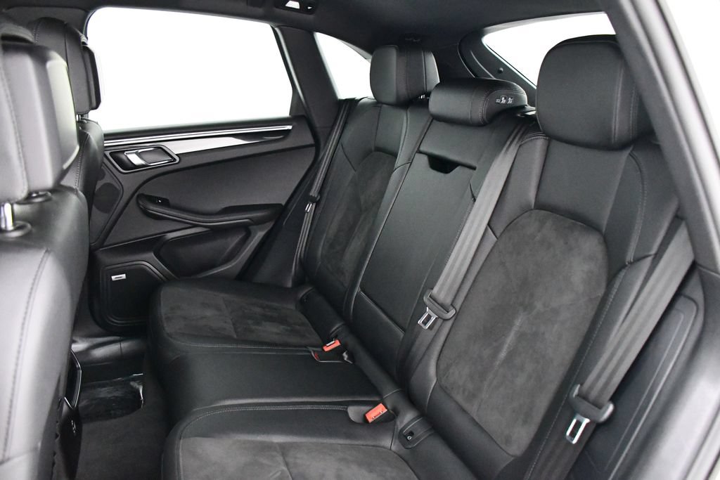 Used 2021 Porsche Macan AWD/4WD image 21