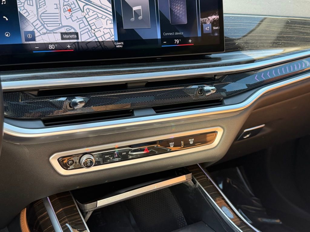 Used 2023 BMW X7 xDrive40i w/ M Sport Package AWD/4WD image 21