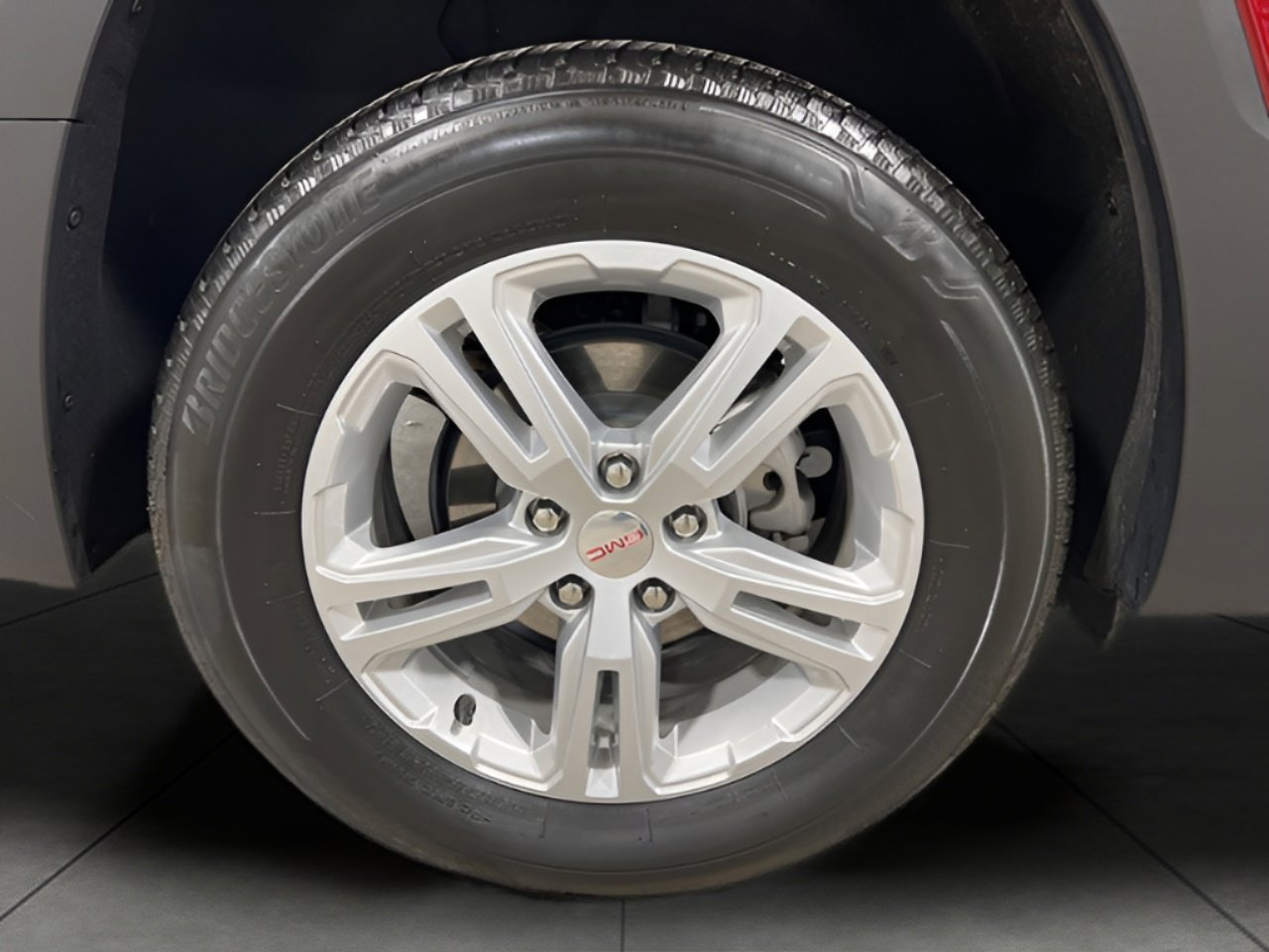 Used 2024 GMC Terrain SLE image 61