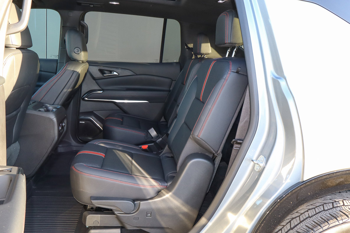 Used 2025 Chevrolet Traverse RS w/ LPO, Floor Liner Package image 8