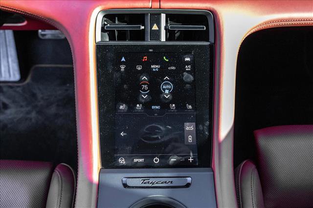 Used 2021 Porsche Taycan image 19