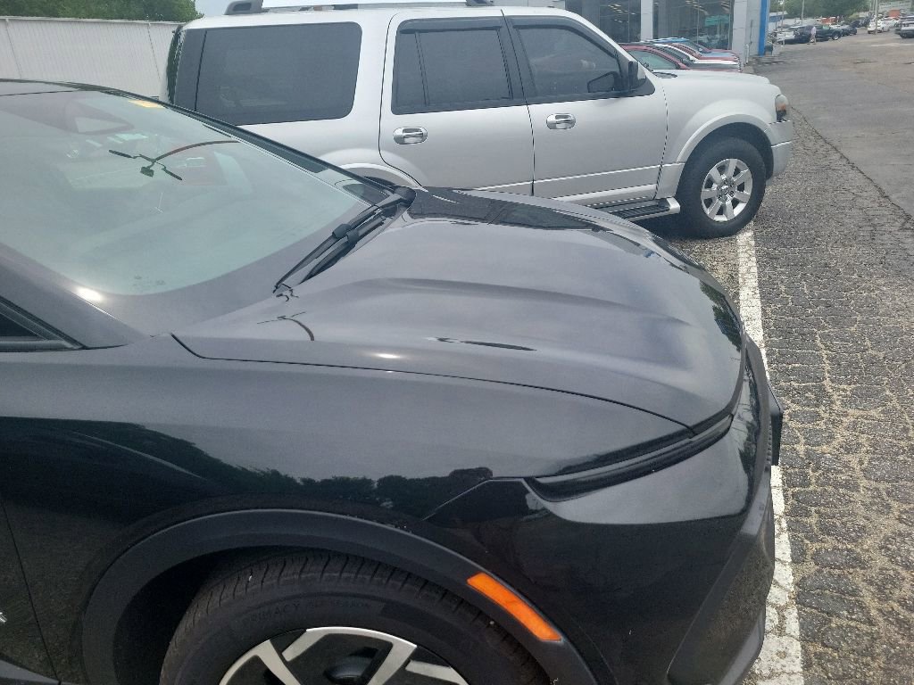 Used 2025 Chevrolet Equinox EV LT FWD image 6