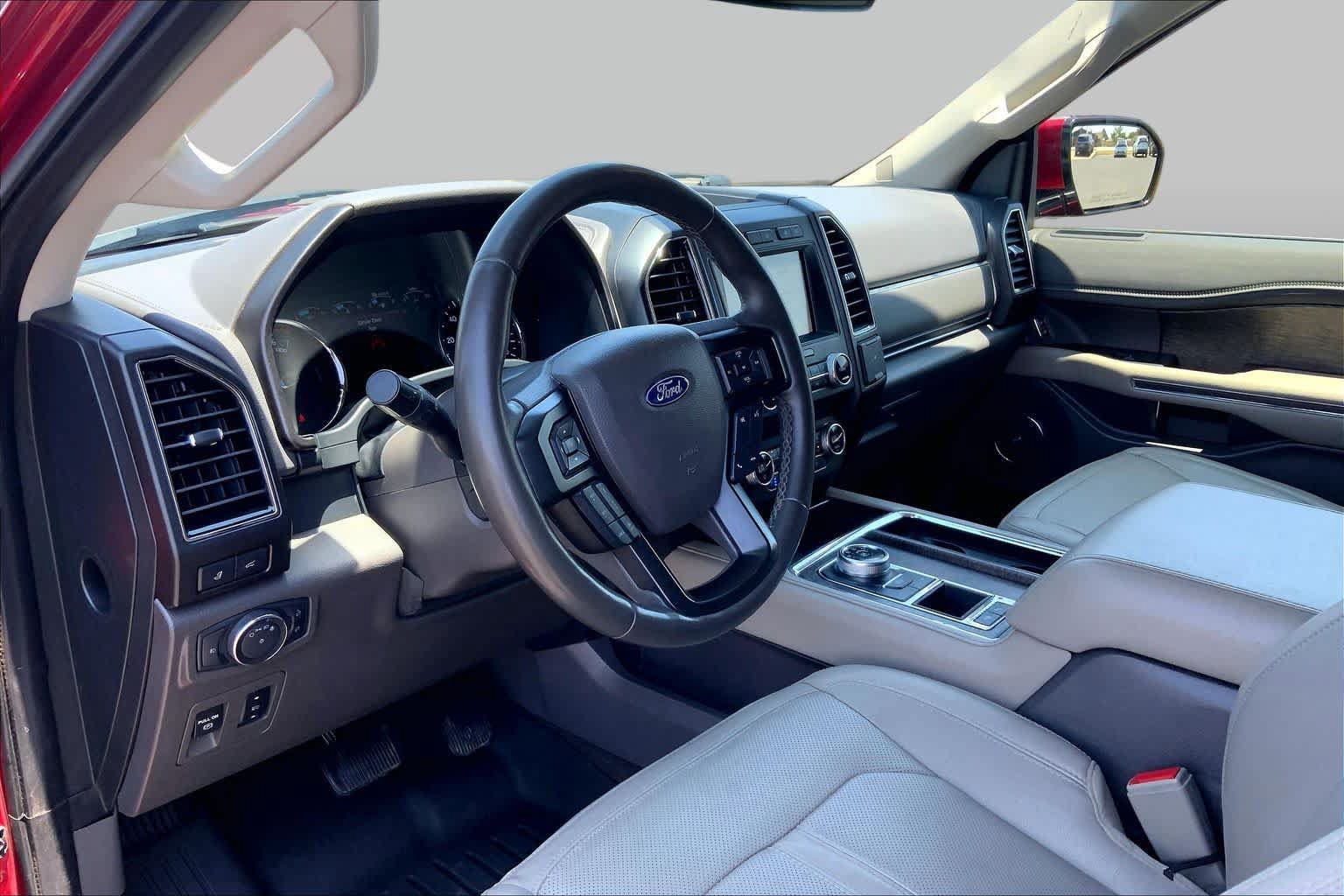 Used 2019 Ford Expedition Limited w/ Equipment Group 302A RWD image 18