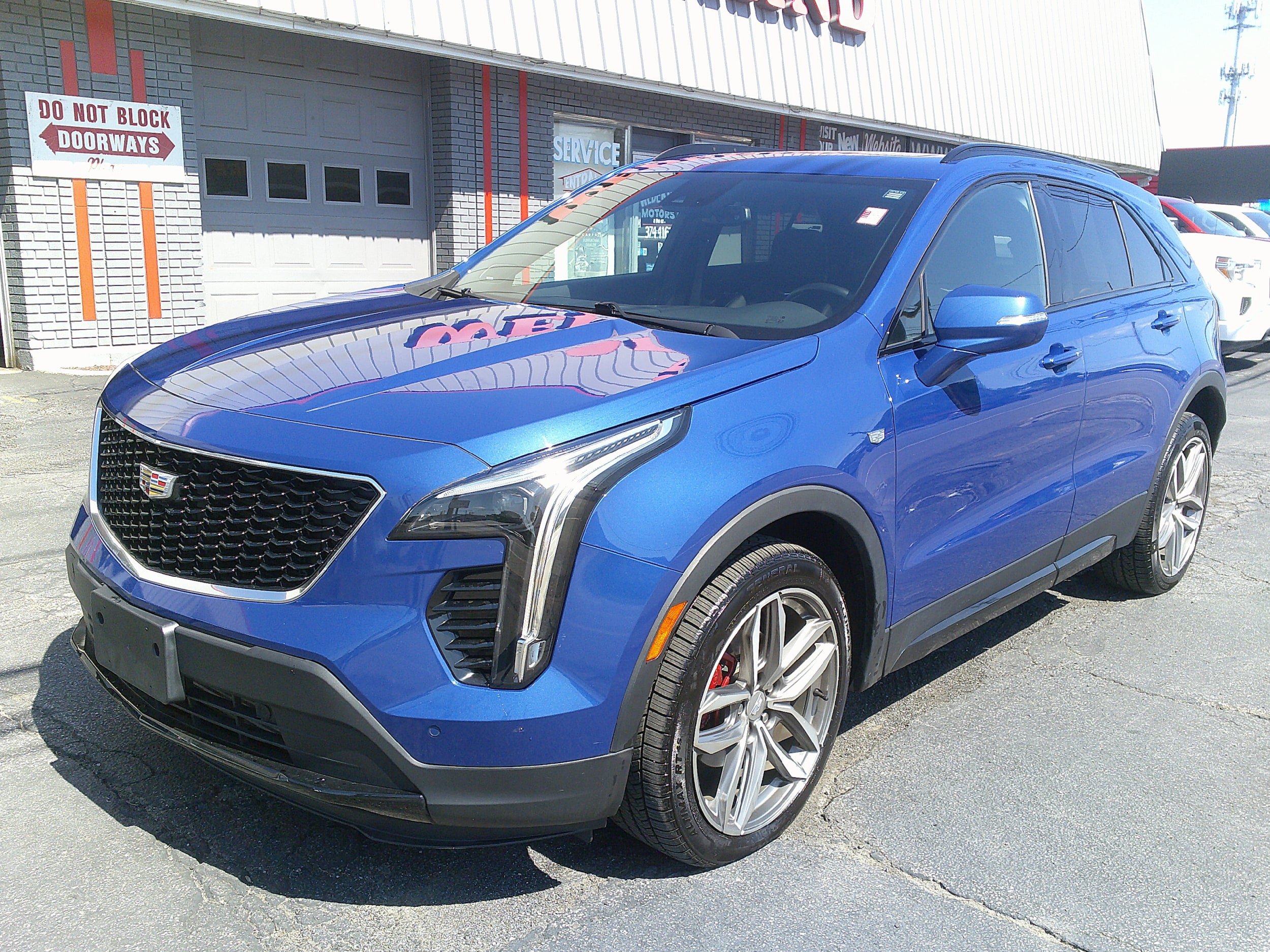 Used 2021 Cadillac XT4 Sport w/ Cold Weather Package AWD/4WD image 2