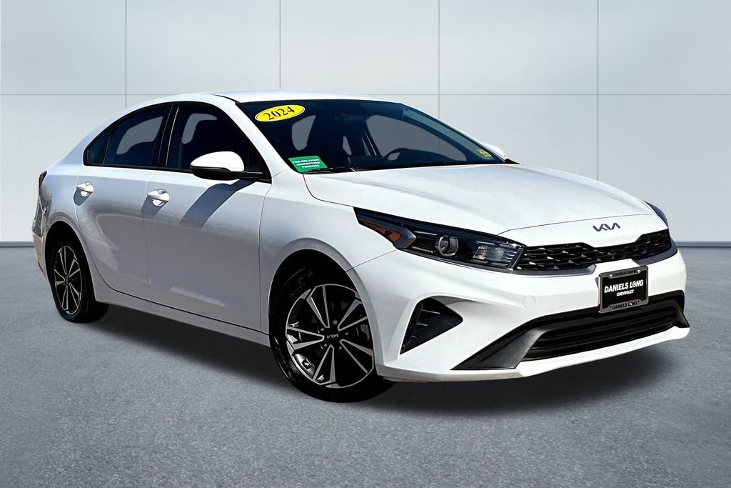 Used 2024 Kia Forte LXS w/ LXS Technology Package image 11