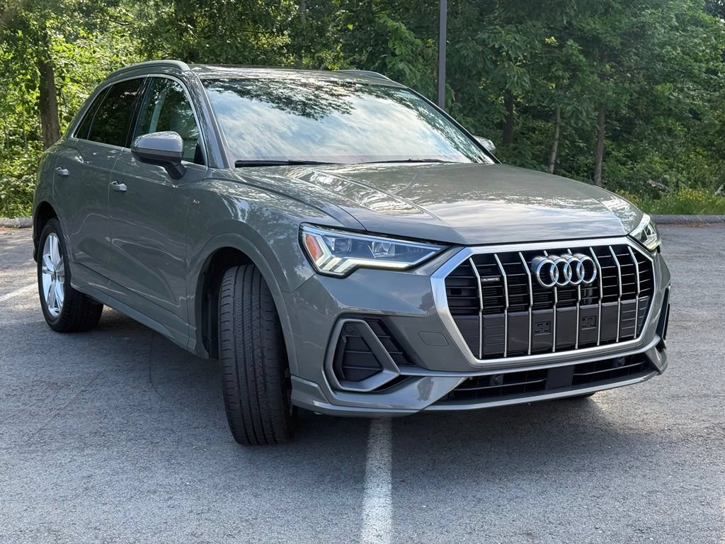Used 2023 Audi Q3 2.0T Premium w/ Convenience Package AWD/4WD image 9