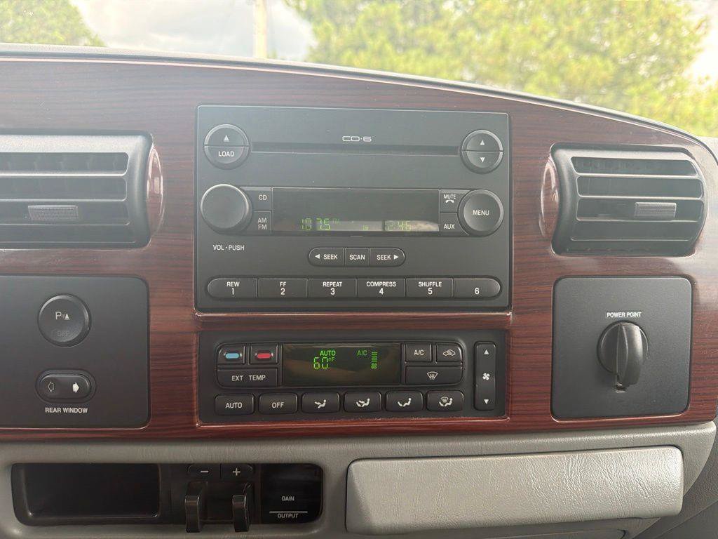 Used 2006 Ford F350 Lariat RWD image 34