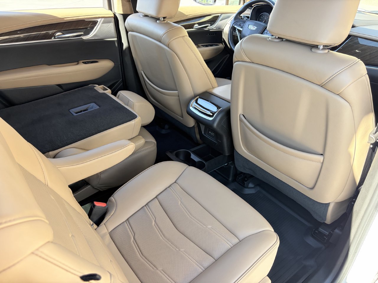 Used 2021 Cadillac XT6 Premium Luxury w/ Platinum Package AWD/4WD image 14