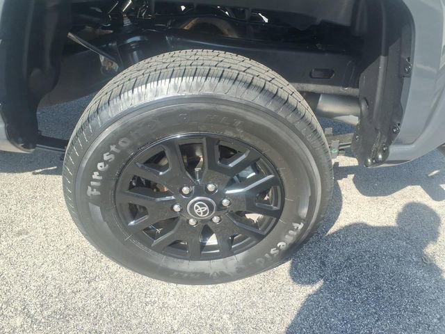 Certified 2025 Toyota Tacoma SR5 AWD/4WD image 24