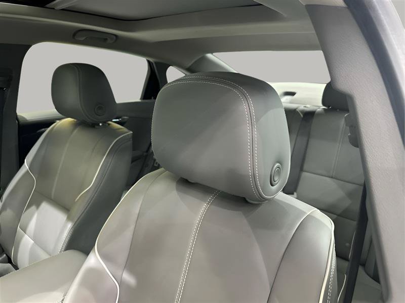 Used 2018 Chevrolet Impala Premier w/ Premier Confidence Package FWD image 12