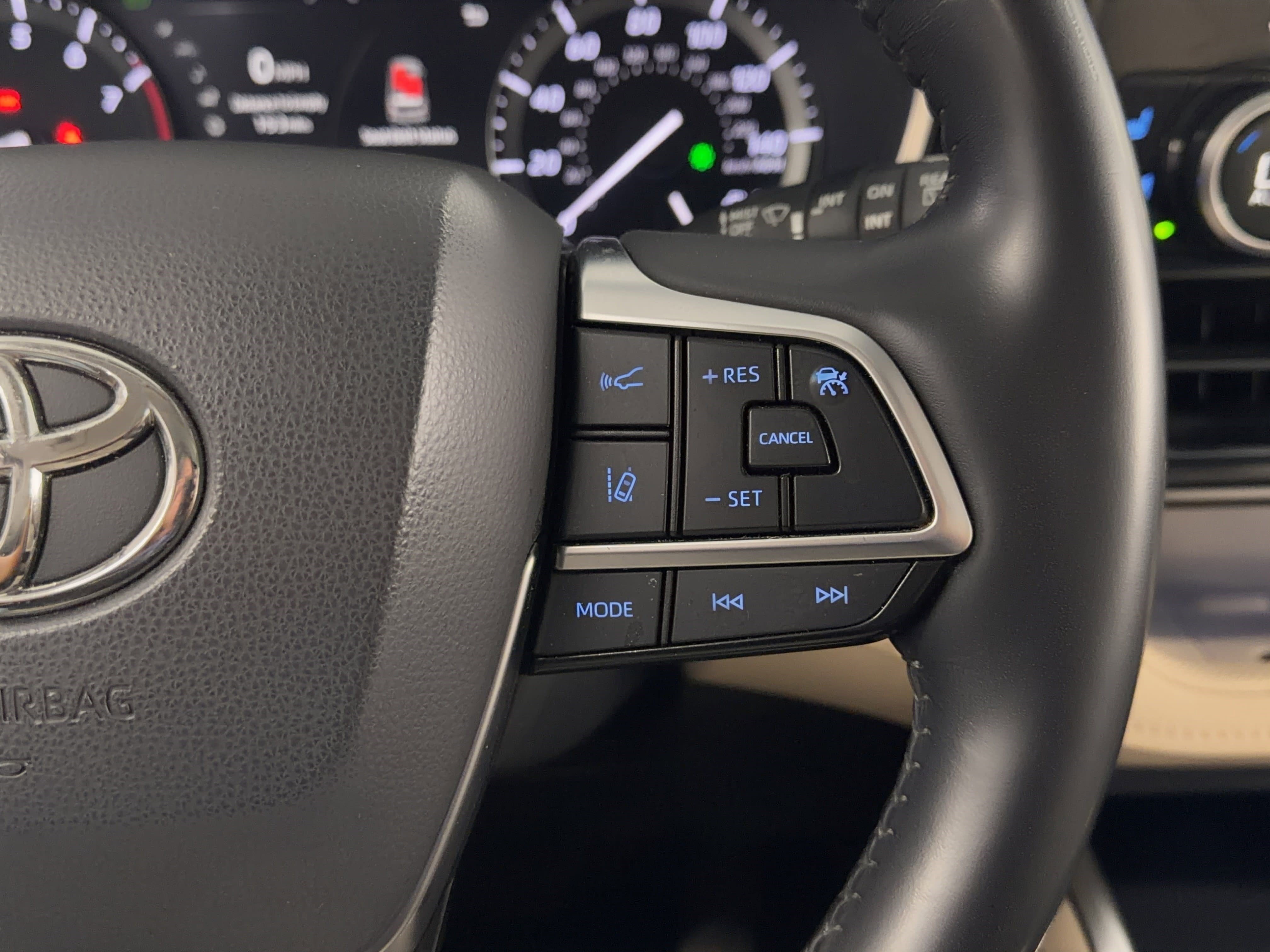 Used 2021 Toyota Highlander Limited image 22